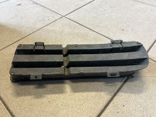 bontott VW GOLF IV Jobb Ködlámpa Rács