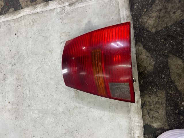 bontott VW GOLF IV Jobb Külső Hátsó Lámpa