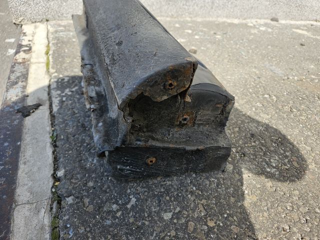 bontott VW GOLF IV Jobb Küszöb