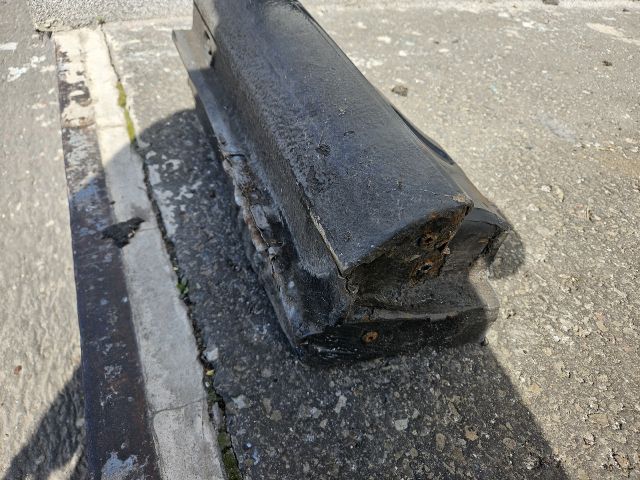 bontott VW GOLF IV Jobb Küszöb