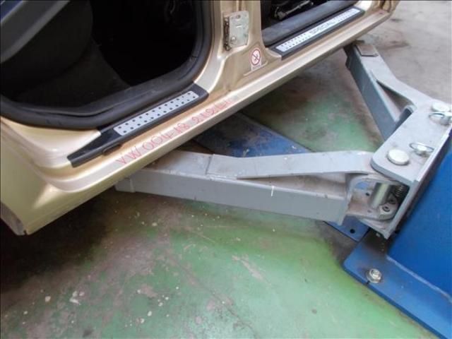 bontott VW GOLF IV Jobb Küszöb