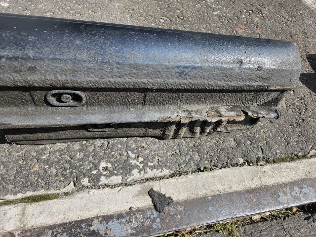 bontott VW GOLF IV Jobb Küszöb