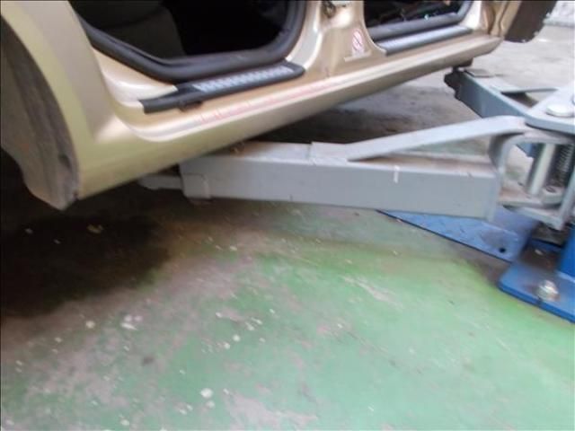 bontott VW GOLF IV Jobb Küszöb