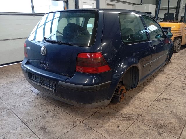 bontott VW GOLF IV Jobb Oldalkárpit (2-3 ajtóshoz hátra)