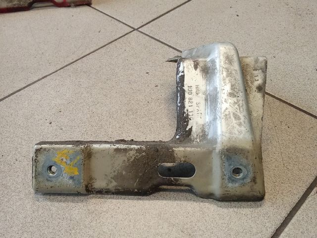 bontott VW GOLF IV Jobb Sárvédő Oldaltartó