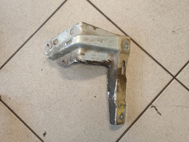 bontott VW GOLF IV Jobb Sárvédő Oldaltartó