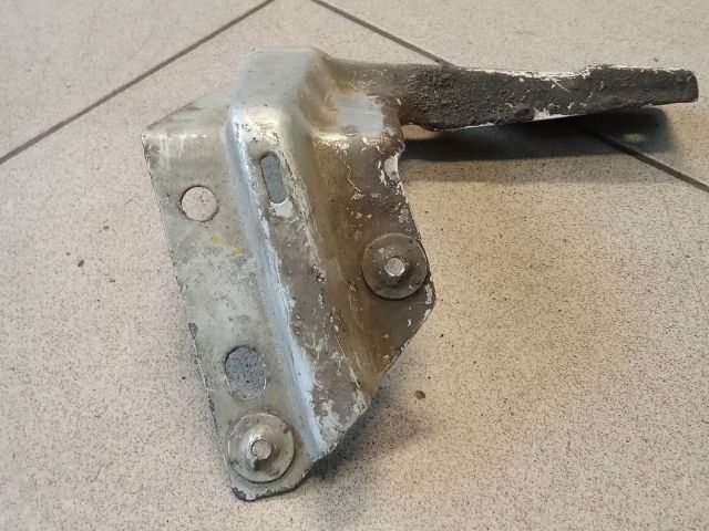 bontott VW GOLF IV Jobb Sárvédő Oldaltartó