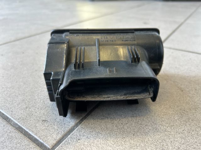 bontott VW GOLF IV Jobb Szellőző