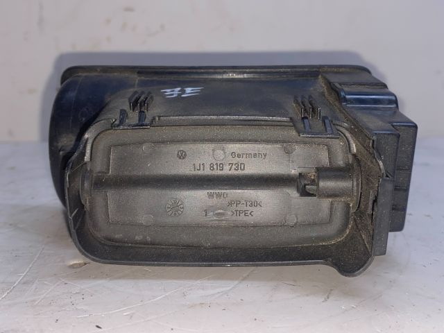 bontott VW GOLF IV Jobb Szellőző