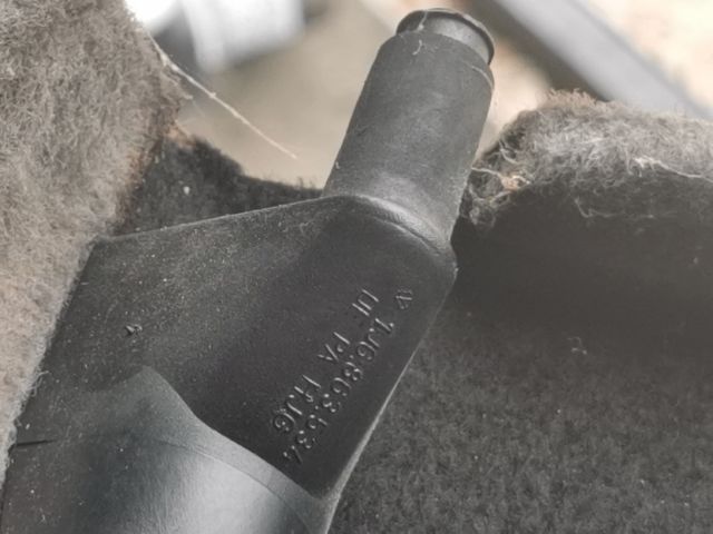 bontott VW GOLF IV Kalaptartó