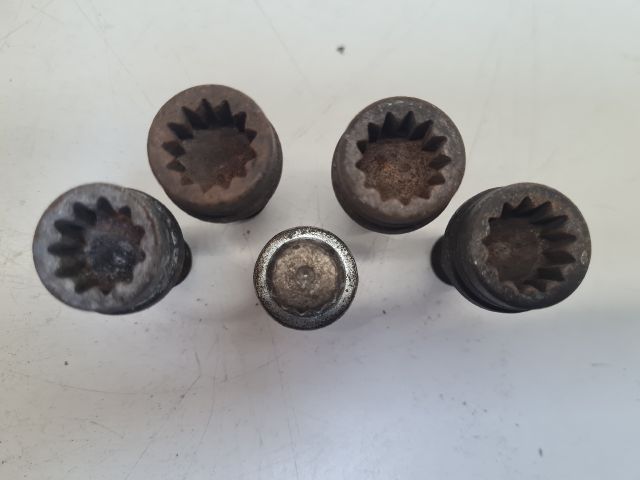 bontott VW GOLF IV Kerékőr Szett