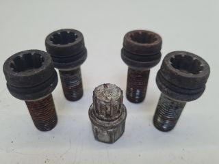 bontott VW GOLF IV Kerékőr Szett