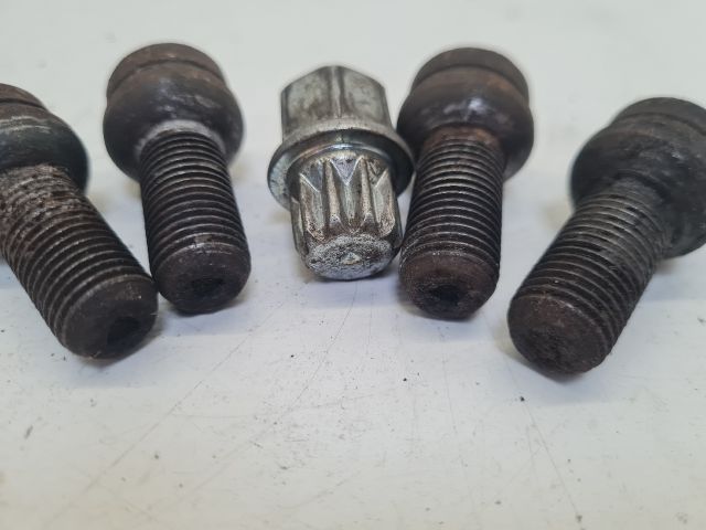 bontott VW GOLF IV Kerékőr Szett