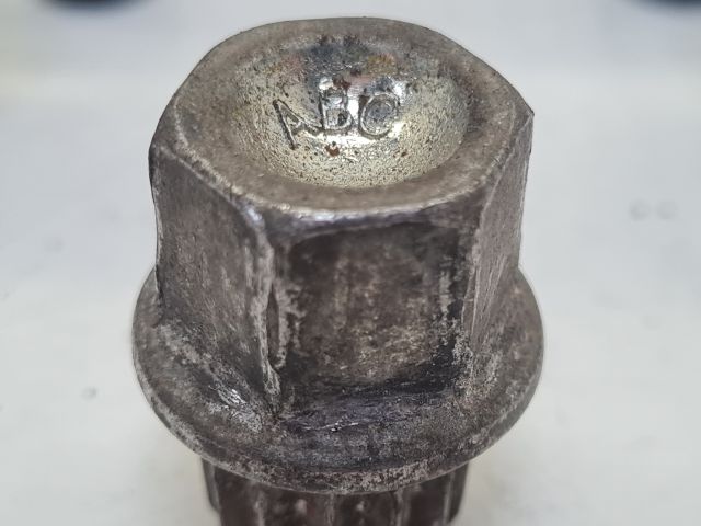 bontott VW GOLF IV Kerékőr Szett