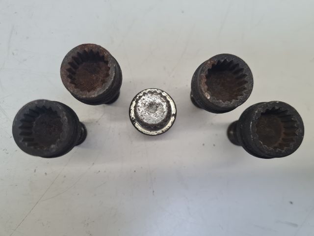 bontott VW GOLF IV Kerékőr Szett