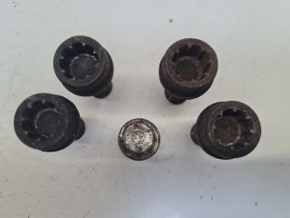 bontott VW GOLF IV Kerékőr Szett