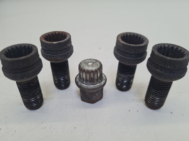 bontott VW GOLF IV Kerékőr Szett