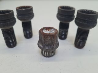 bontott VW GOLF IV Kerékőr Szett