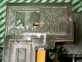 bontott VW GOLF IV Kesztyűtartó Világítás