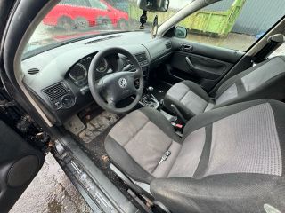 bontott VW GOLF IV Kesztyűtartó