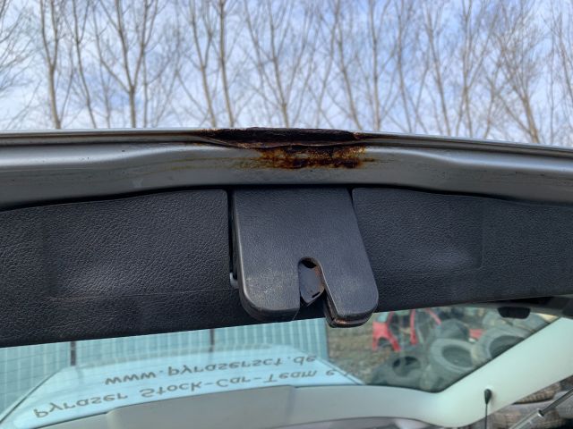 bontott VW GOLF IV Kesztyűtartó