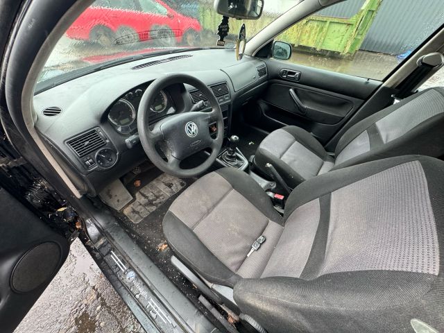 bontott VW GOLF IV Kesztyűtartó