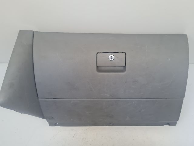 bontott VW GOLF IV Kesztyűtartó