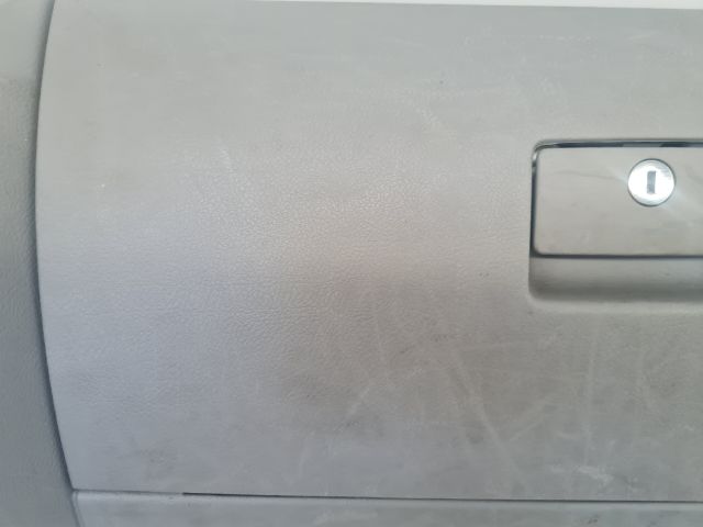 bontott VW GOLF IV Kesztyűtartó