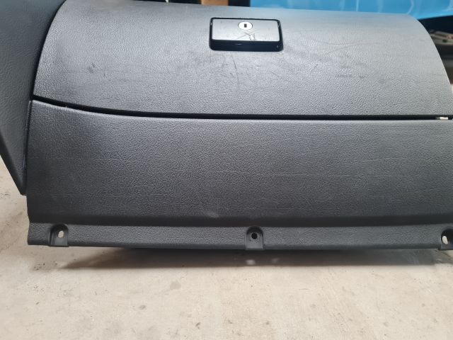 bontott VW GOLF IV Kesztyűtartó