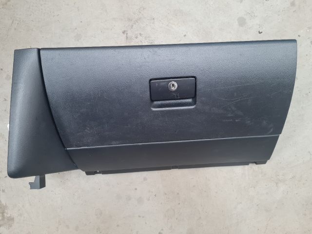 bontott VW GOLF IV Kesztyűtartó