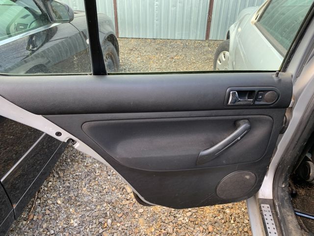 bontott VW GOLF IV Kesztyűtartó