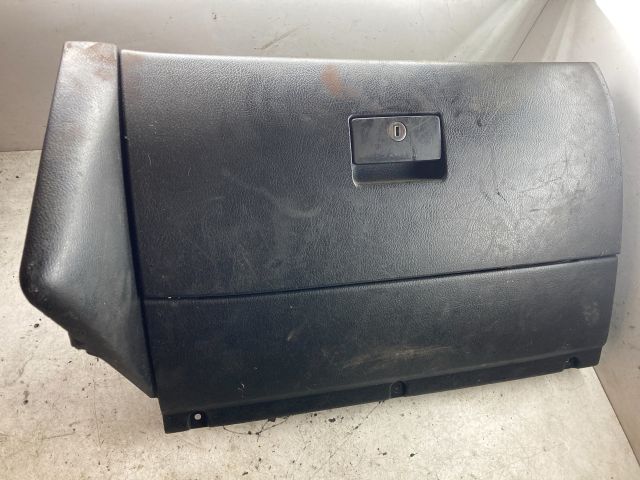 bontott VW GOLF IV Kesztyűtartó