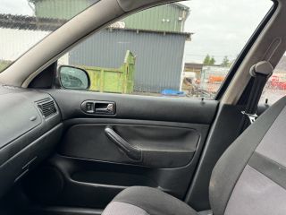 bontott VW GOLF IV Kesztyűtartó