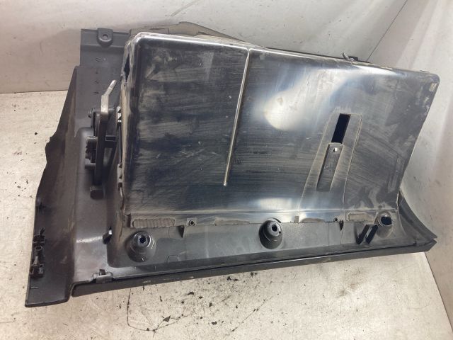 bontott VW GOLF IV Kesztyűtartó