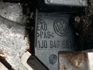 bontott VW GOLF IV Kézifék Kar