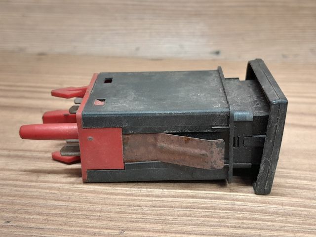 bontott VW GOLF IV Kipörgésgátló Kapcsoló