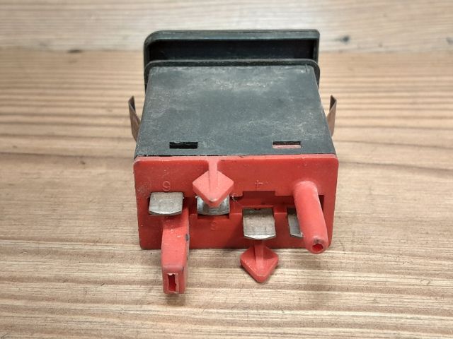 bontott VW GOLF IV Kipörgésgátló Kapcsoló