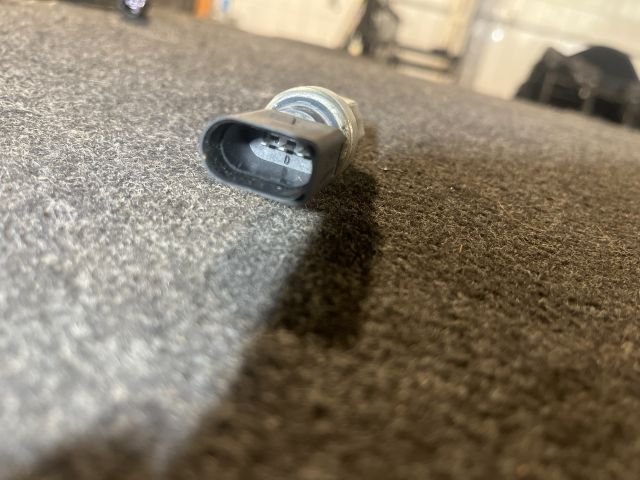 bontott VW GOLF IV Klíma Nyomásérzékelő Kapcsoló