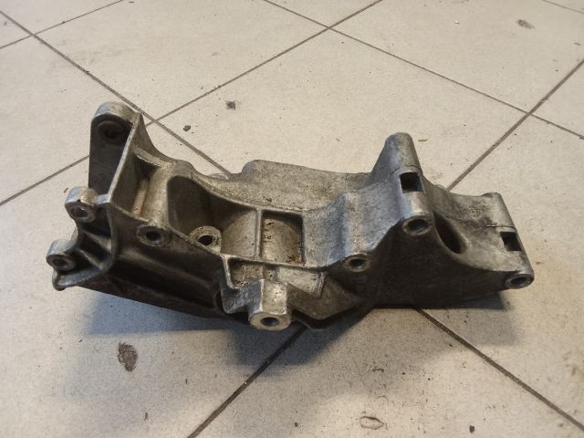 bontott VW GOLF IV Klíma Tartó Bak