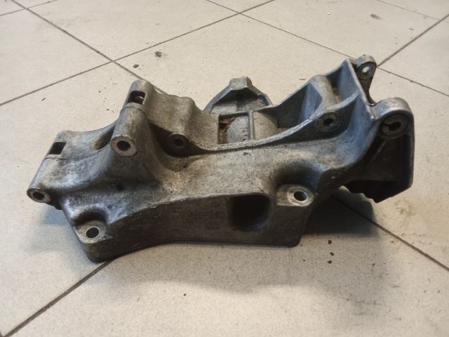 bontott VW GOLF IV Klíma Tartó Bak