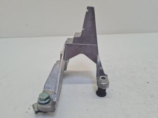 bontott VW GOLF IV Könyöklő Tartó Konzol