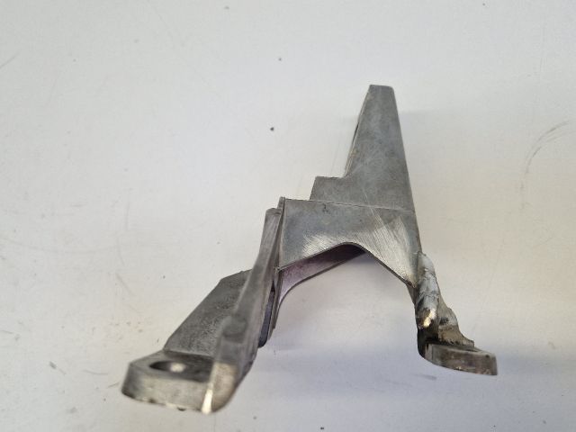 bontott VW GOLF IV Könyöklő Tartó Konzol