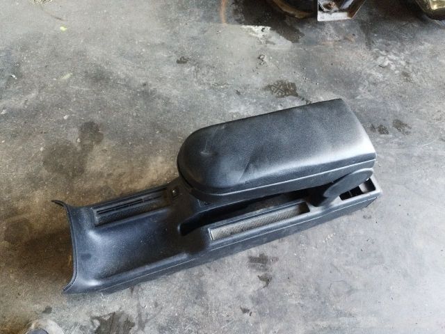 bontott VW GOLF IV Könyöklő