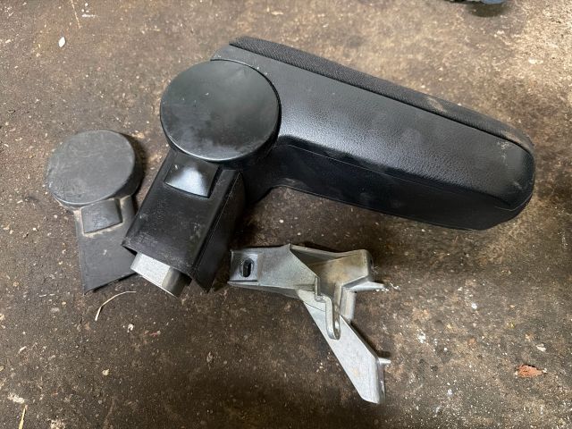 bontott VW GOLF IV Könyöklő