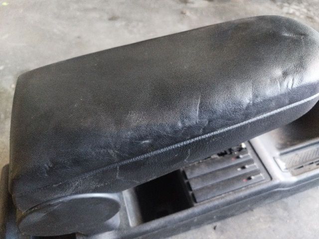 bontott VW GOLF IV Könyöklő