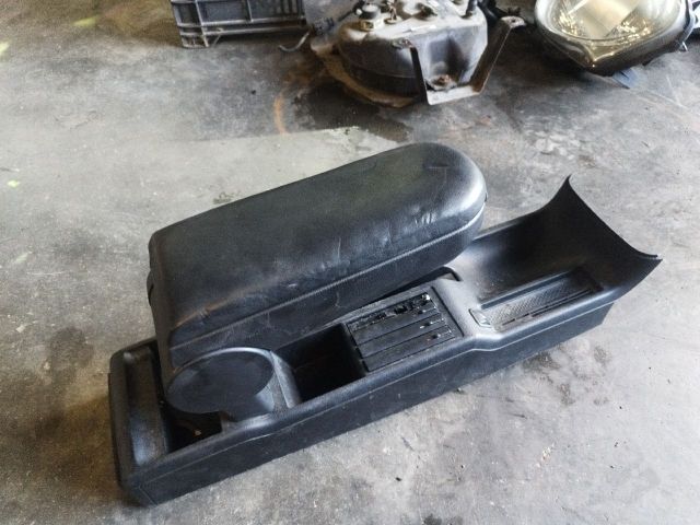 bontott VW GOLF IV Könyöklő