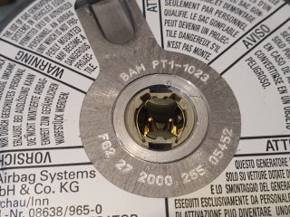 bontott VW GOLF IV Kormánylégzsák