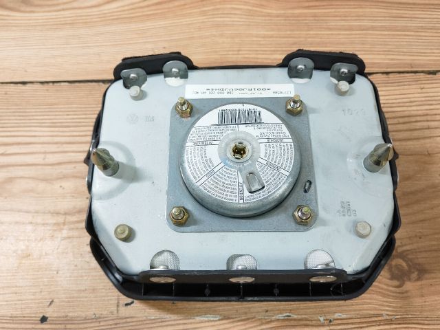 bontott VW GOLF IV Kormánylégzsák