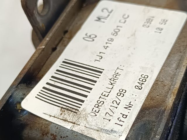 bontott VW GOLF IV Kormányoszlop Kormányzárral