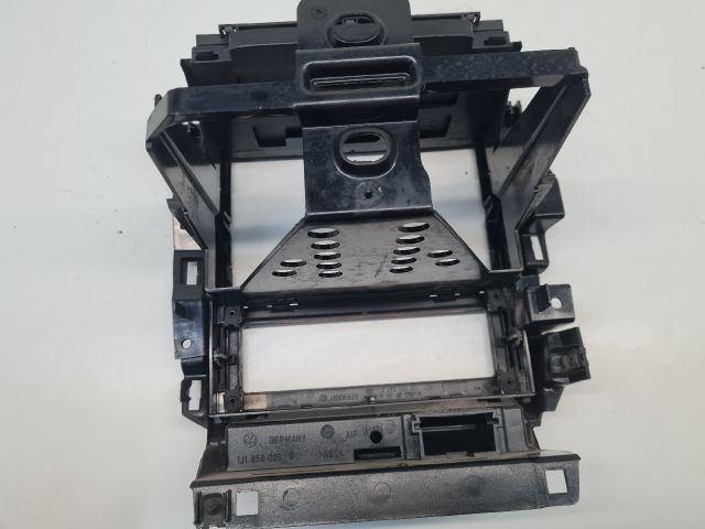 bontott VW GOLF IV Középkonzol Keret
